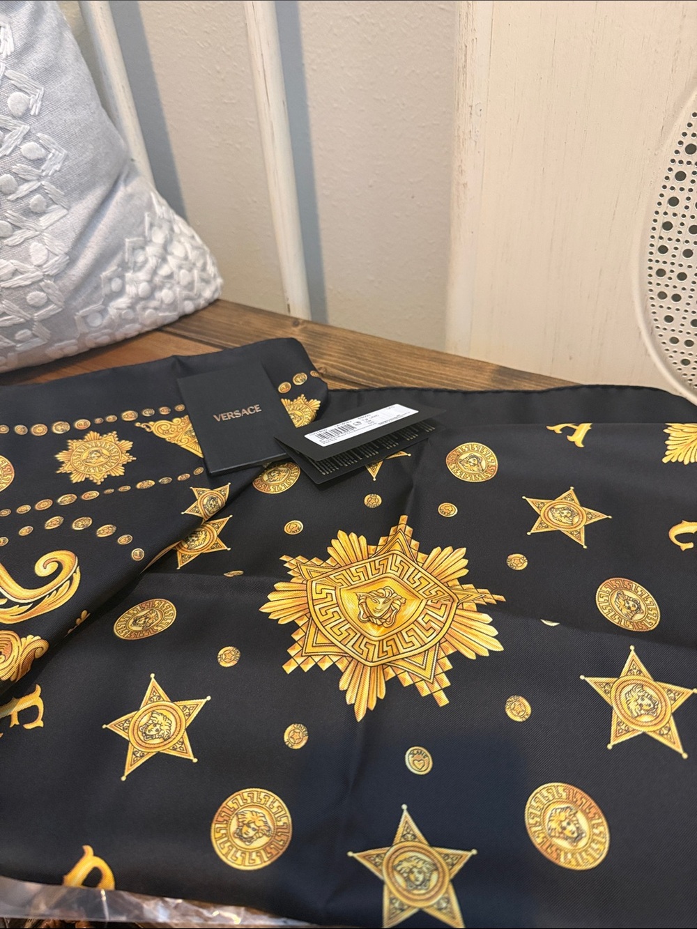 Versace Black & Gold Baroque Medallion large Silk/twill Scarf nwt